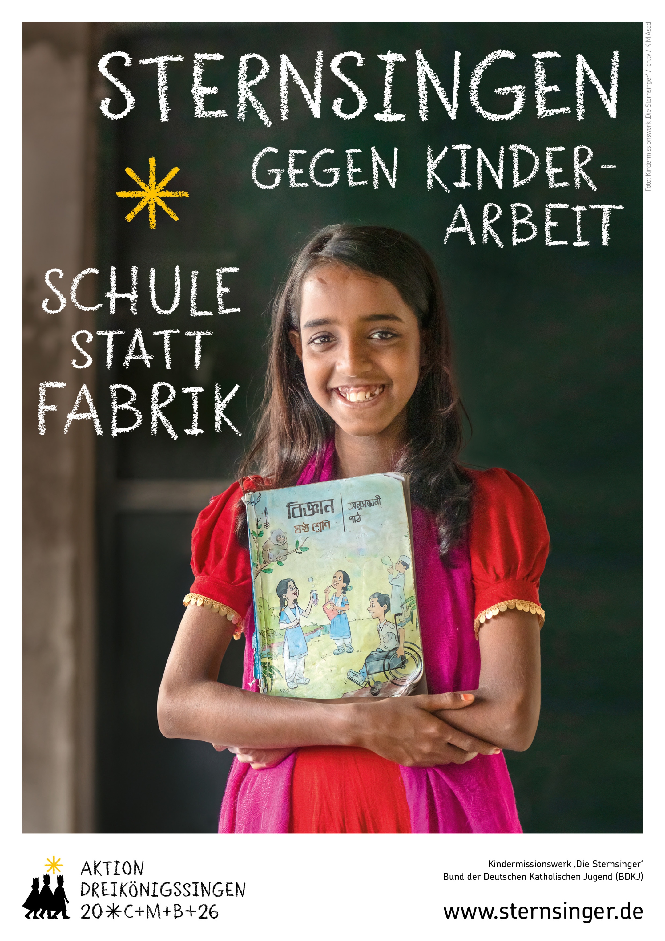 aktionsplakat zur Sternsingeraktion, Mädchen mit Schulbuch (c) dks aktionsplakat zur Sternsingeraktion, Mädchen mit Schulbuch