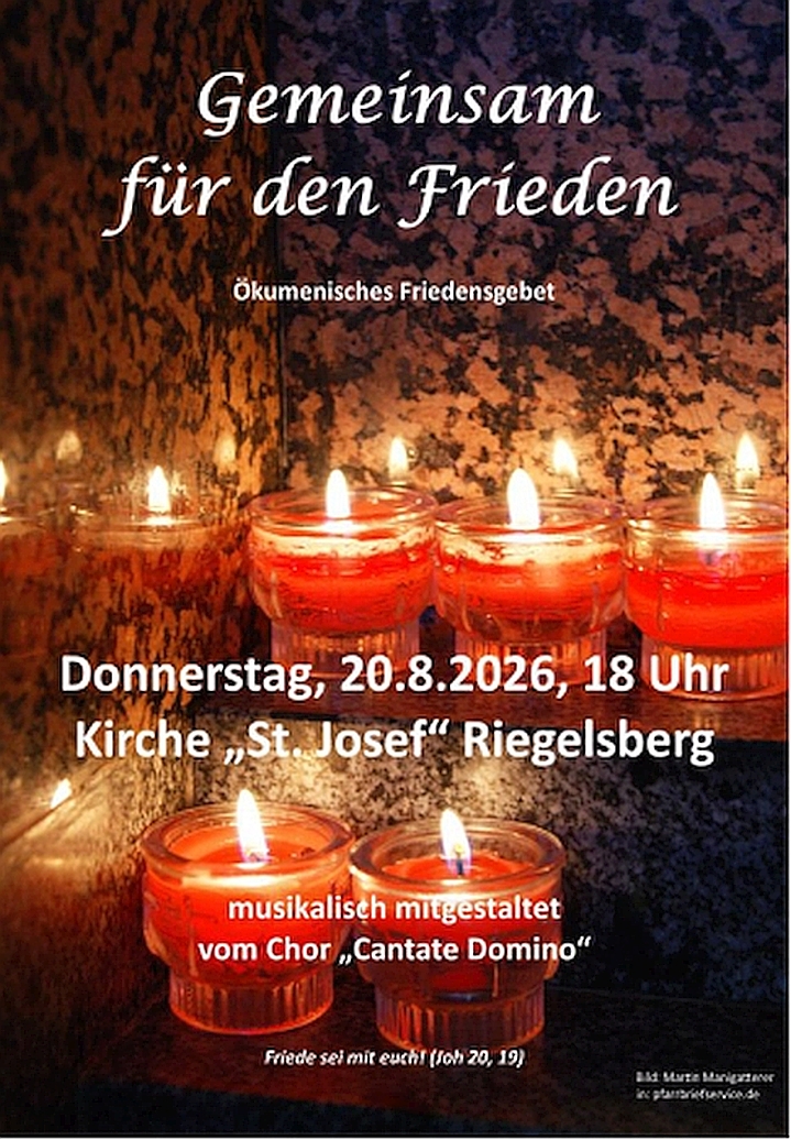 Einladung zum Taizé-Gebet, viele brennende TReelichter (c) WM Einladung zum Taizé-Gebet, viele brennende TReelichter