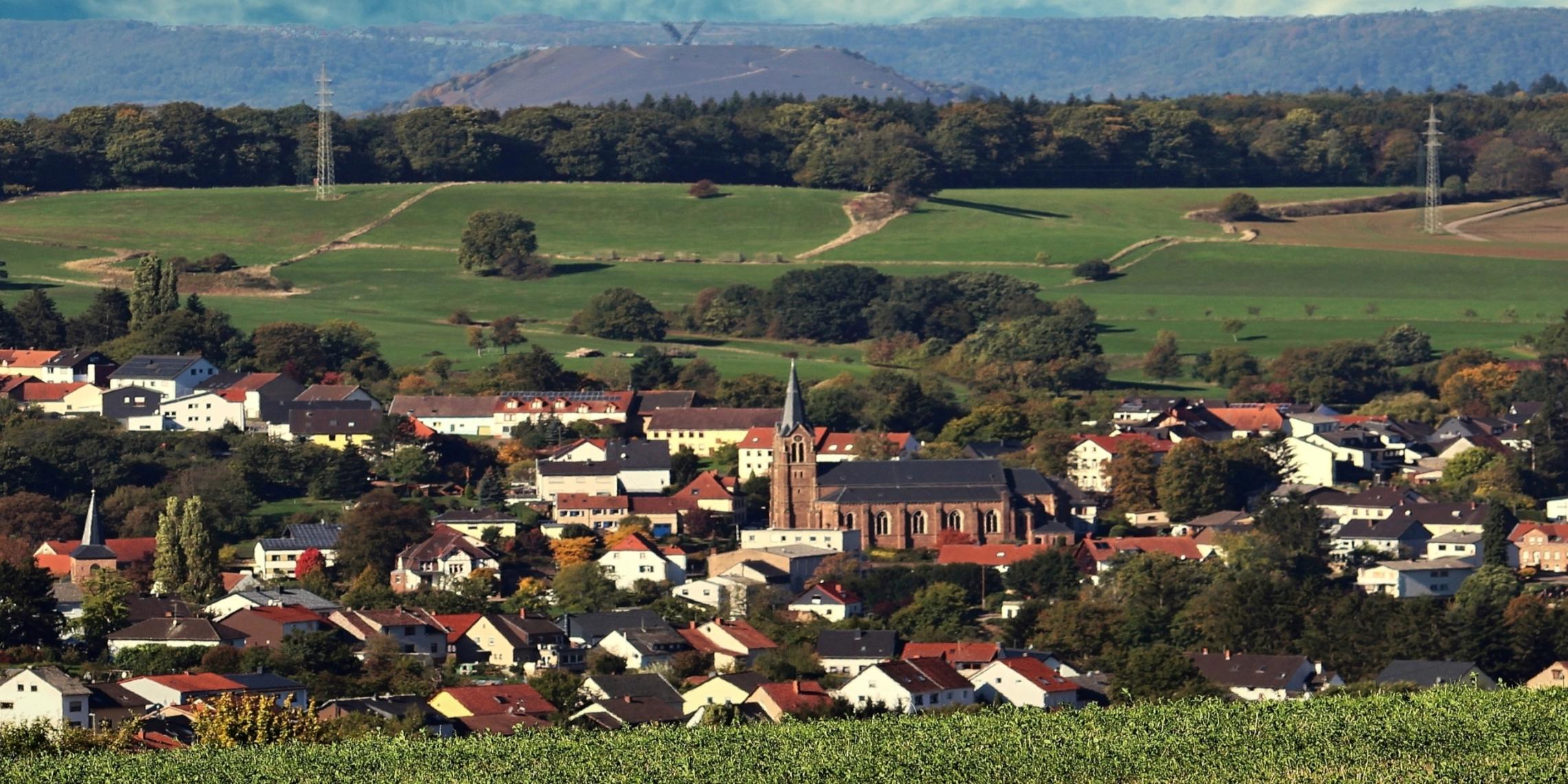 Blick auf Köllerbach mit Saar-Polygon im Hintergrund