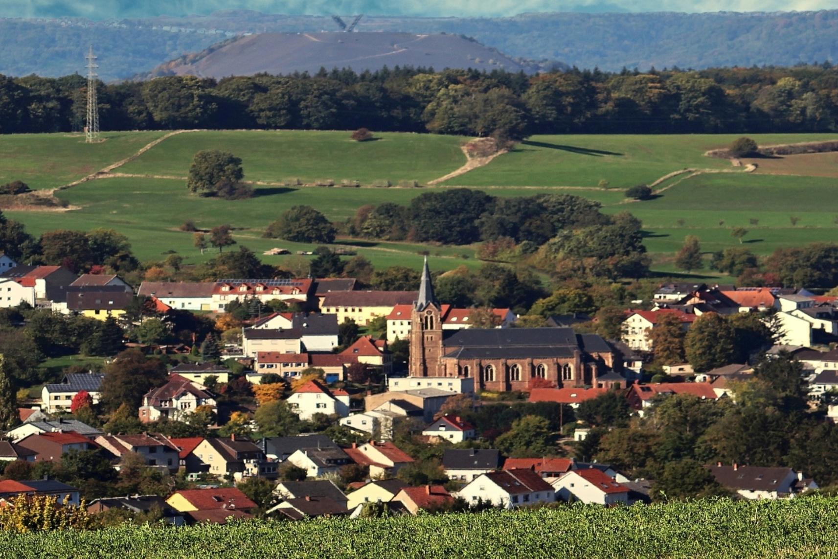 Blick auf Köllerbach mit Saar-Polygon im Hintergrund