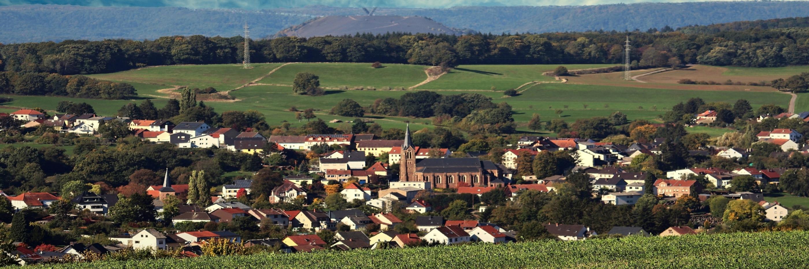 Blick auf Köllerbach mit Saar-Polygon im Hintergrund