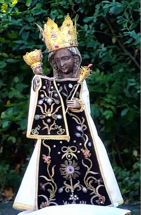 schwarze Madonna, eine Kopie der Madonna in Altötting